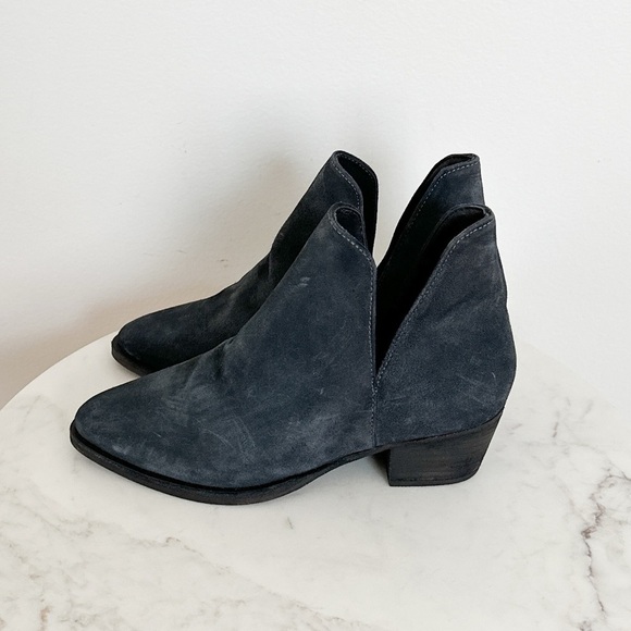 NEW Free People Charm Double-V Ankle Bootie in Navy Suede Size 8 US 38 EU - Picture 5 of 8